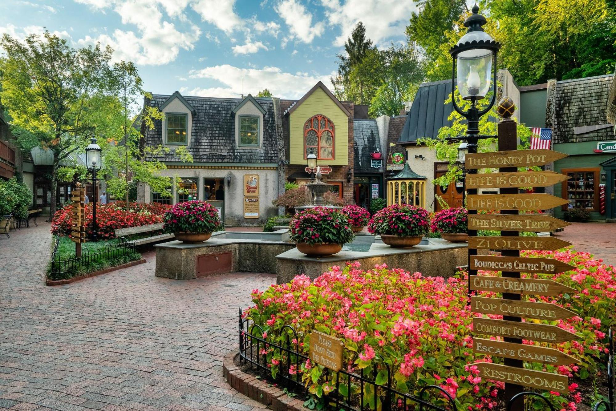 Corner Unit Balcony Free Tix Location * Gatlinburg