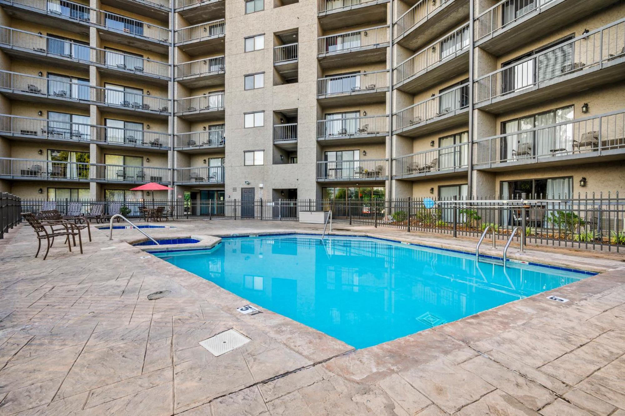 Corner Unit Balcony Free Tix Location Hébergement de vacances *