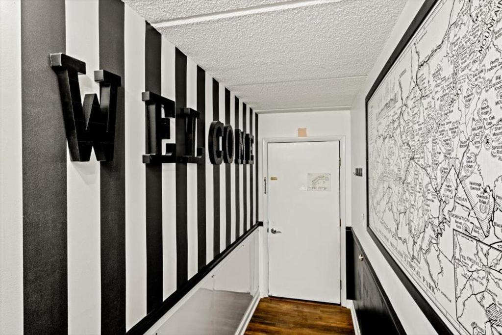 Corner Unit Balcony Free Tix Location *
